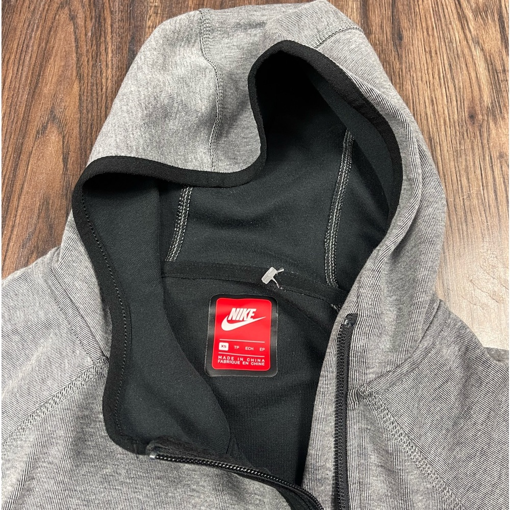 NIKE TECH FLEECE - Picture 3 of 3